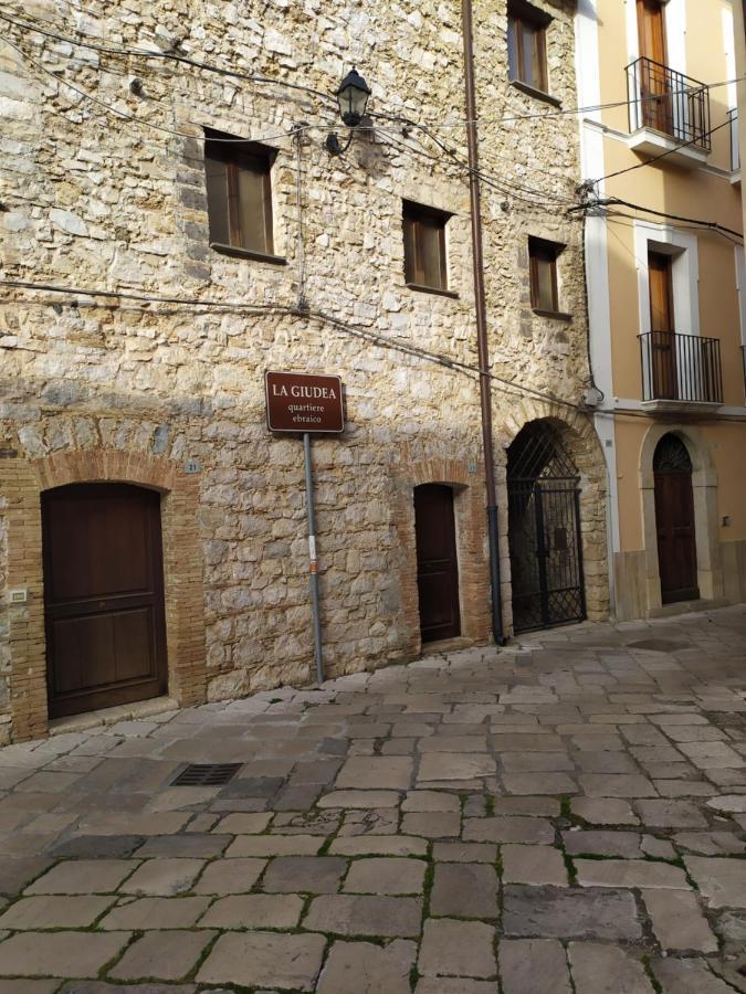 Casa Flora Fondi Centro Storico Apartment Bagian luar foto