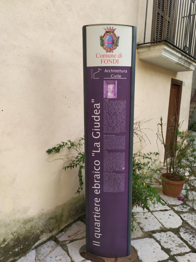 Casa Flora Fondi Centro Storico Apartment Bagian luar foto